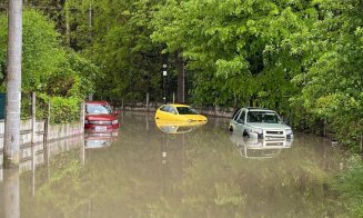 Fain la Cluj! Încă o serie de mașini naufragiate pe "canalul Borza" din Veneția Transilvaniei
