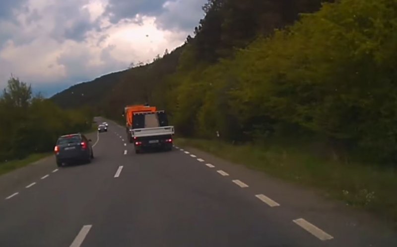 Șofer kamikaze în Cluj-Napoca. Depășiri la limită pe drumul Sfântul Ioan: "Cine poate trezi la realitate astfel de șoferi?"