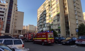 Incendiu într-un bloc din Mănăștur. Zeci de locatari s-au autoevacuat până la sosirea pompierilor