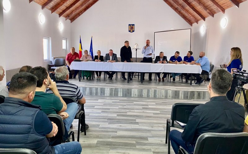 Alin Tișe s-a întâlnit cu locuitorii din Săndulești. Ce probleme i-au semnalat cetățenii
