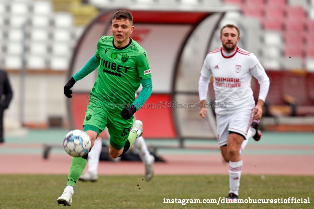 Probleme la Dinamo înainte de baraj. Un jucător a făcut accident și a plecat de la locul faptei