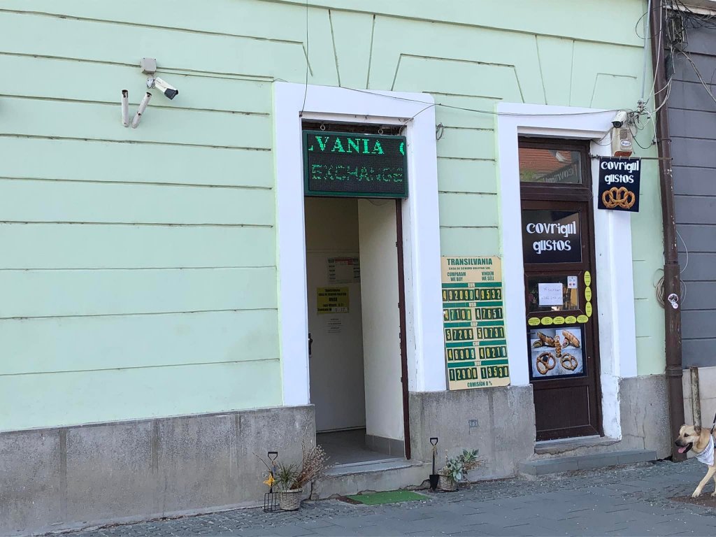 Eroilor, strada din inima Clujului, arata JALNIC! Shaorma si second hand in loc de restaurante alese si magazine de brand / CHIRII exorbitante