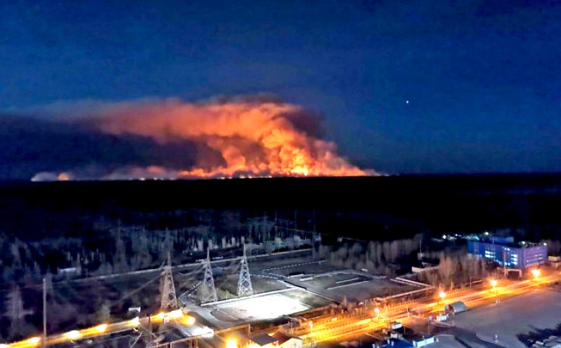 ANM: Un nor de fum din zona centralei nucleare de la Cernobîl se apropie de nordul Mării Negre