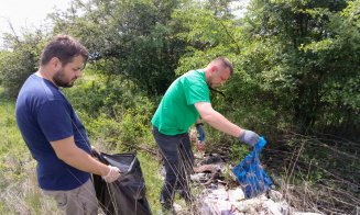 Acțiune de ecologizare în Pădurea Hoia. Voluntarii au adunat sute de saci de deșeuri