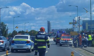 Accident în zona Metro Florești. O mașină și o motocicletă s-au izbit