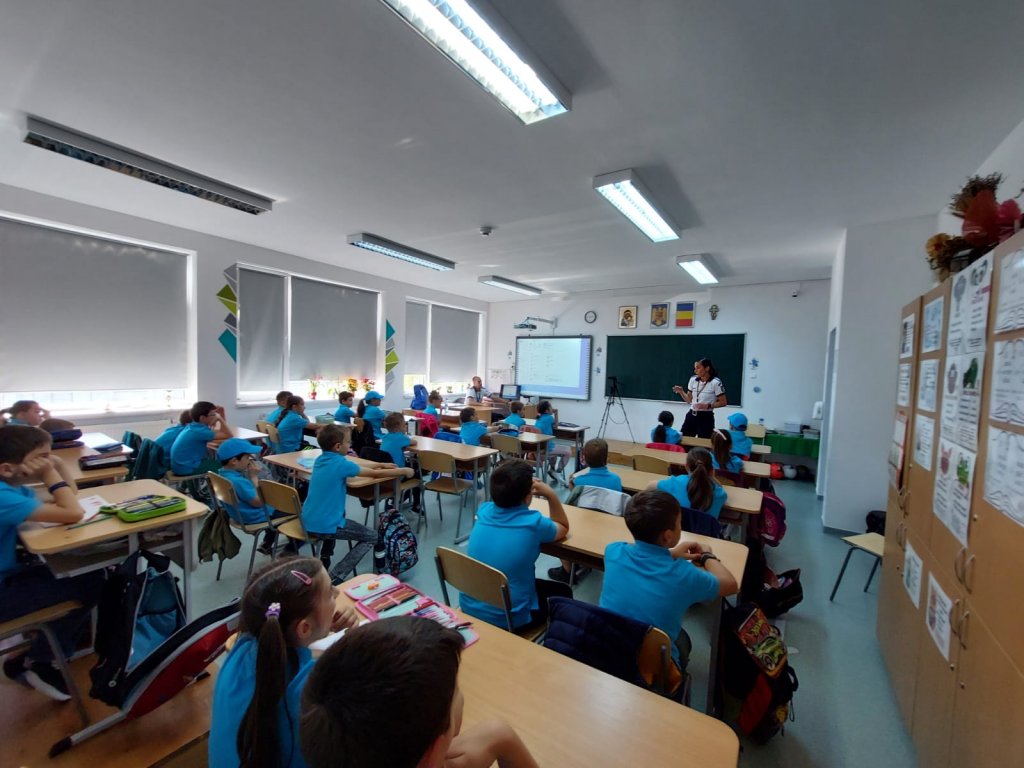 Polițiștii clujeni au trecut la catedră. Este ”Săptămâna prevenirii criminalității”