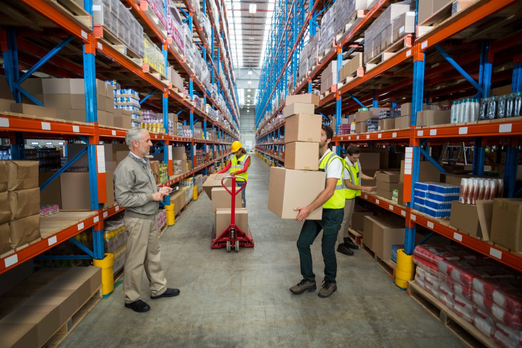 Simplify deschide la Cluj un centru de servicii logistice pentru magazine online
