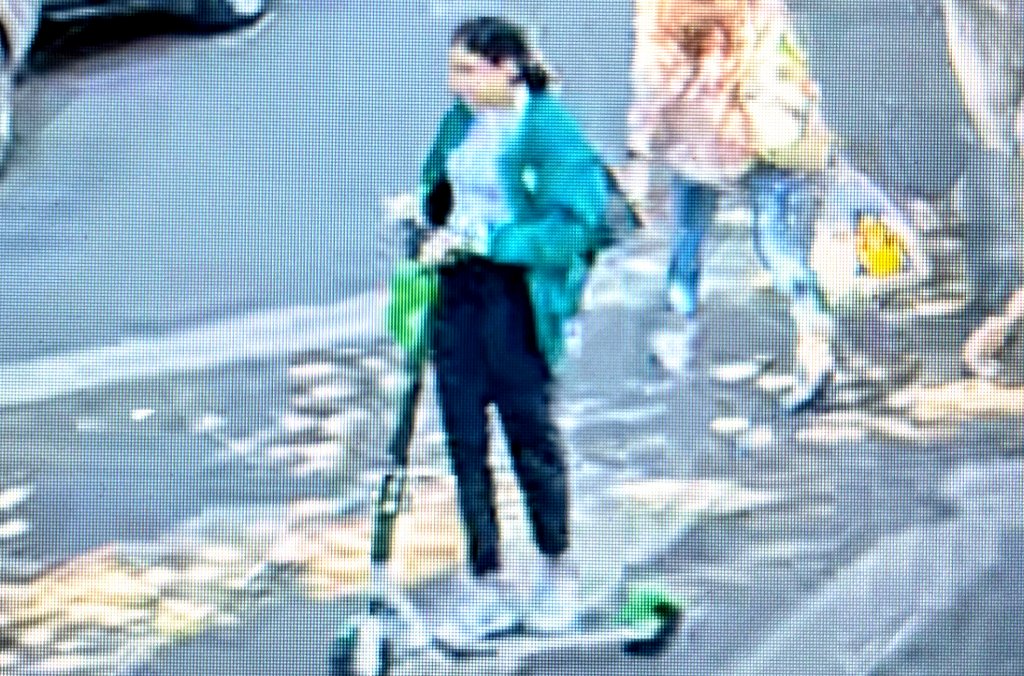 I-au trebuit 3 zile "trotinetistei" care a fugit de la locul accidentului, după ce a lovit un pieton, să se predea poliţiei