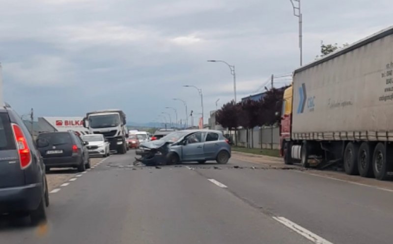 Accident la Sânnicoară cu două victime. La fața locului au intervenit un echipaj de terapie intensivă mobilă și o ambulanță SMURD