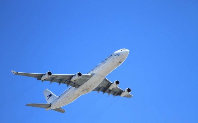 Un avion cu 22 de persoane la bord, dat dispărut. Condițiile meteo nefavorabile complică operațiunile de căutare