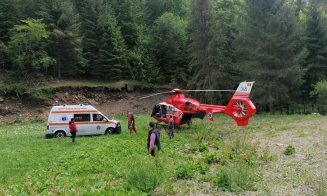Accident Cluj: Motociclist căzut într-o râpă în Răchițele/ UPDATE: Doi motocicliști germani răniți. S-a solicitat elicopterul SMURD