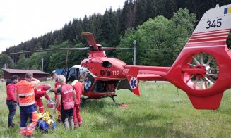 Accident Cluj: Motociclist căzut într-o râpă în Răchițele/ UPDATE: Doi motocicliști germani răniți. S-a solicitat elicopterul SMURD