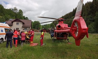 Accident Cluj: Motociclist căzut într-o râpă în Răchițele/ UPDATE: Doi motocicliști germani răniți. S-a solicitat elicopterul SMURD
