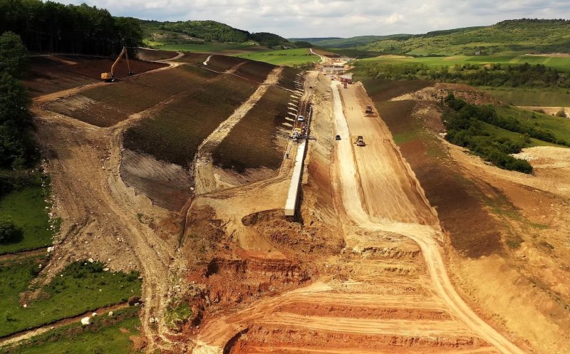 Noi IMAGINI de pe A3 Nădăşelu-Zimbor-Poarta Sălajului. "Progresul este vizibil la fiecare 7-10 zile. Din păcate, poezia se oprește aici"