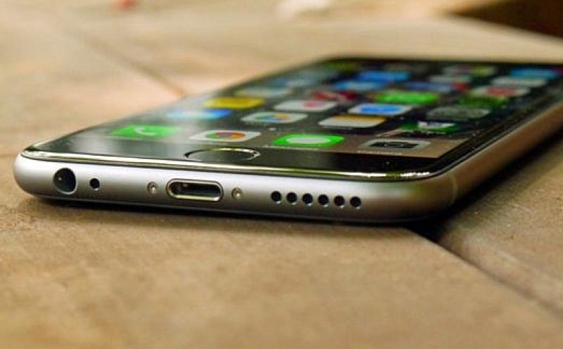 Un tânăr a fost prins de polițiști după ce a furat un telefon dintr-un magazin din centrul  Clujului