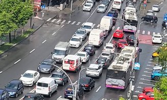 Trafic à la Cluj: ”Vreți să scăpați de aglomerație? Mutați-vă!”/”Sunteți tot în trafic? Eu am ajuns deja la Deva”