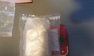 Traficanți de droguri, reținuți de polițiștii clujeni. Aprovizionau Clujul și încă două județe cu cannabis și cocaină