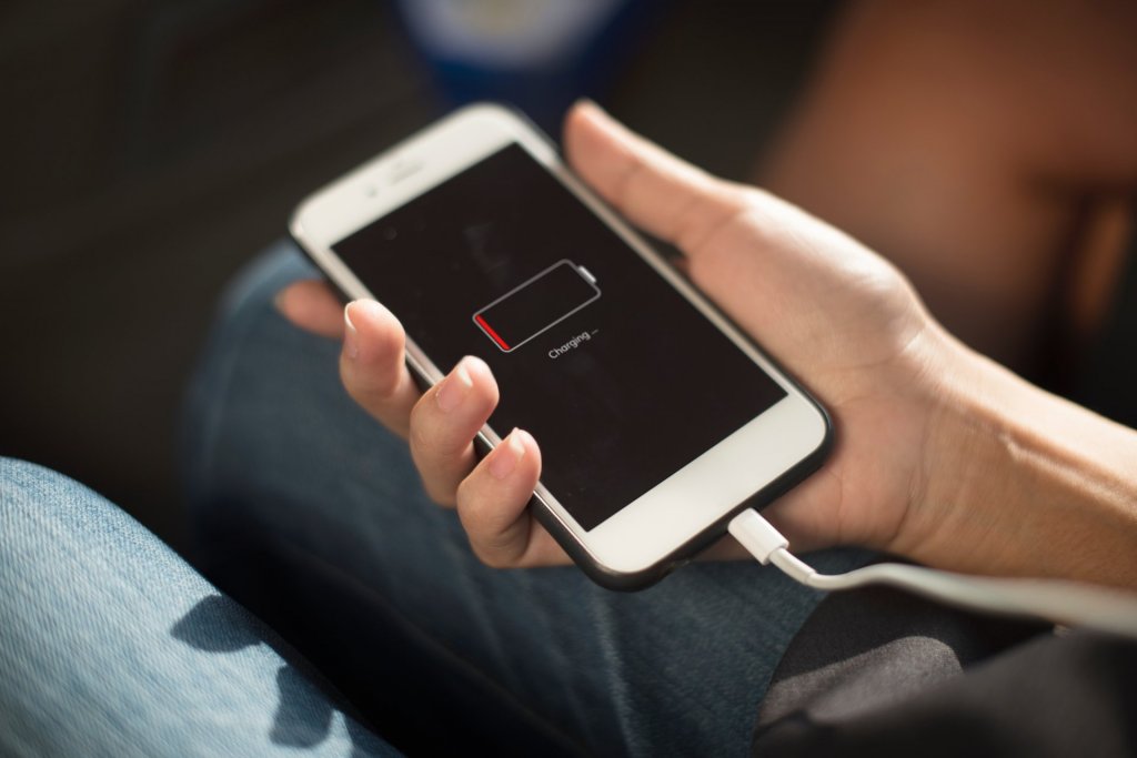 S-a stabilit! UE va avea un încărcător universal pentru telefoanele mobile