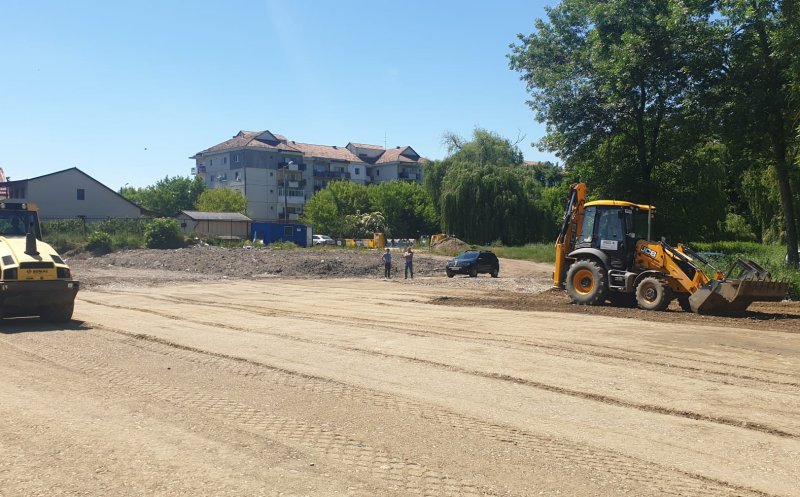 S-au reluat lucrările la Bazinul Didactic de Înot de la Câmpia Turzii