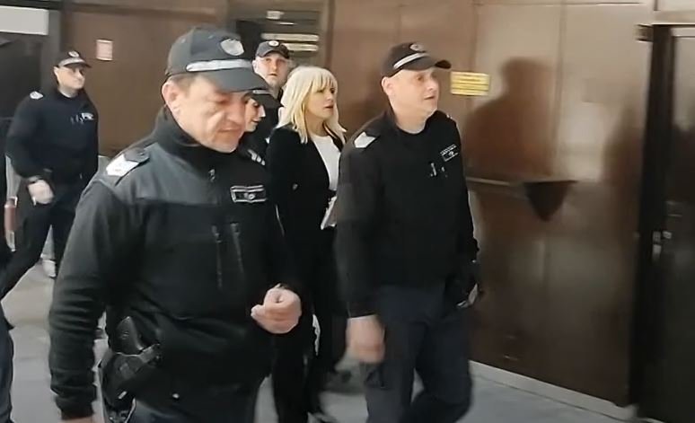 Judecătorii din Bulgaria decid azi dacă o trimit pe Elena Udrea în România. Ce se întâmplă dacă magistraţii resping extrădarea