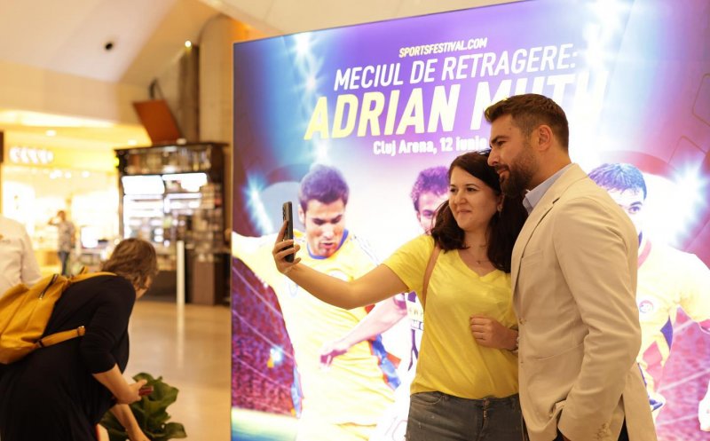 Adrian Mutu s-a întâlnit cu fanii din Cluj-Napoca înaintea meciului său de retragere