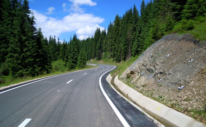 Trafic restricționat, mâine, pe un drum turistic din Cluj: 45 de minute închis, 15 minute deschis