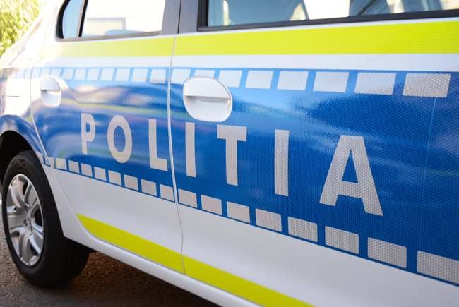 Cântăreț de manele, prins drogat la volan de Rusalii/ Maşina nu era înmatriculată