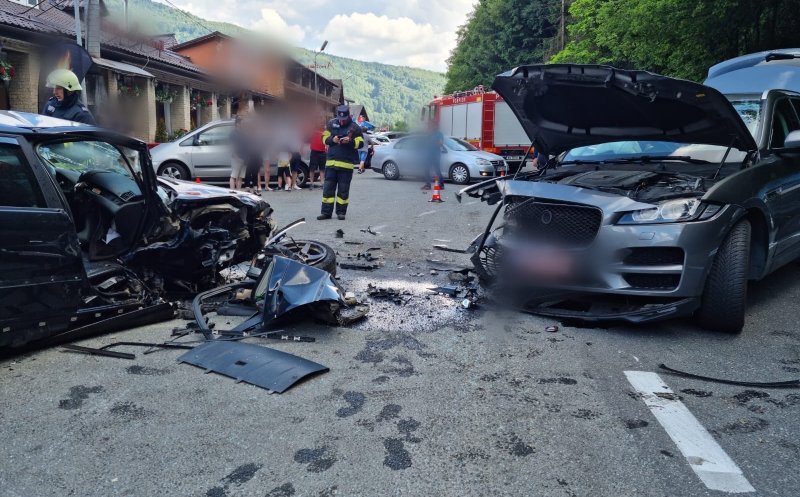 Dezastru pe Cluj-Oradea! Accident cu patru mașini lângă restaurantul din Negreni/ Se circulă alternativ