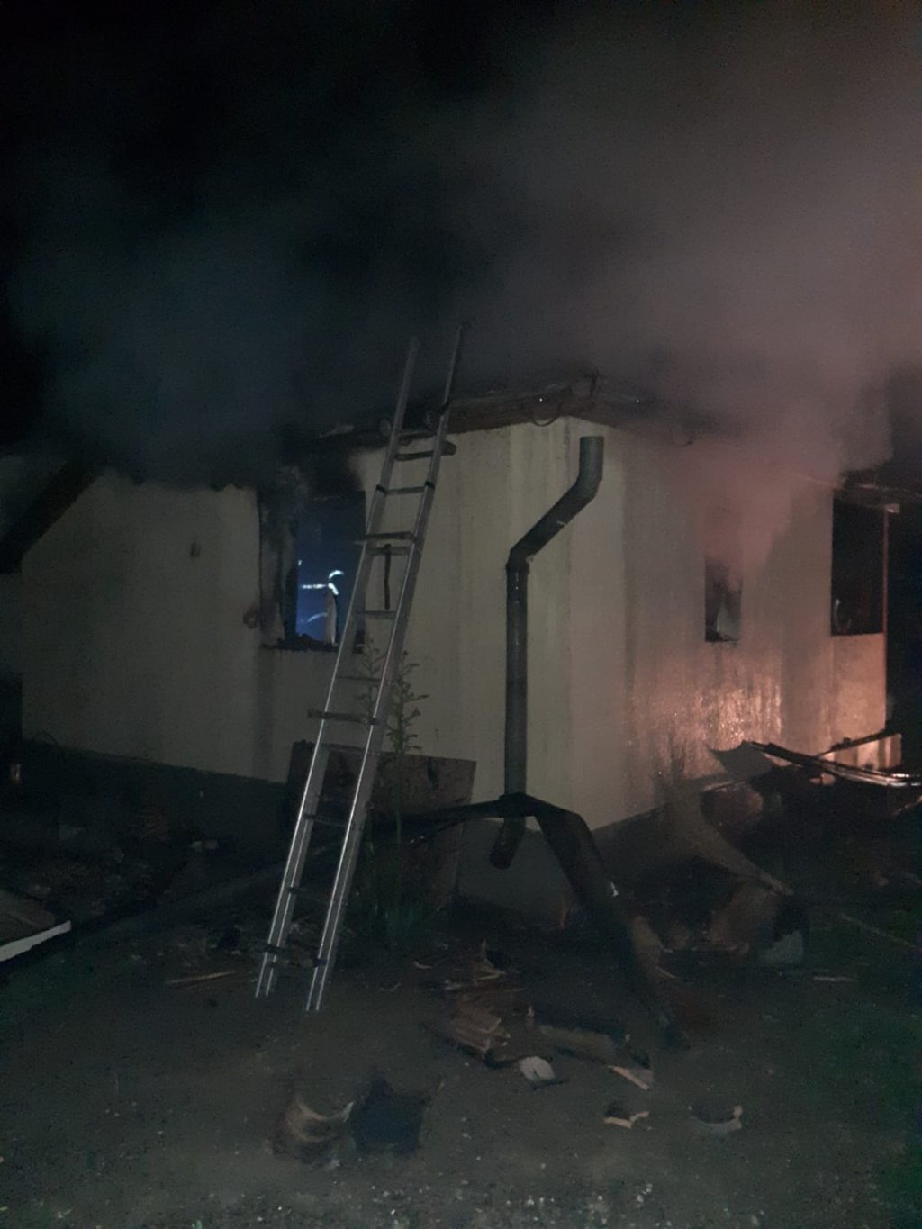INCENDIU în localitatea Suatu din județul Cluj, în duminica Rusaliilor