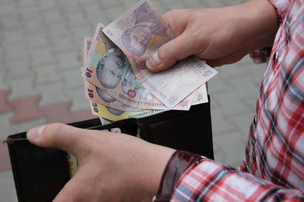 Costurile revenirii la birou se pot ridica la un buget de 1400 lei lunar. Însă 1,5 milioane de români au salariul minim pe economie, 1524 de lei