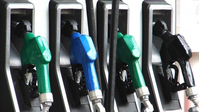 Şoferii, chemați la protest în benzinării din cauza scumpirii carburanților: "Blocați pompele!"