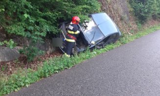 ACCIDENT în Cluj: Au ajuns cu mașina în șanț și de acolo, la UPU