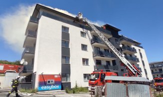 INCENDIU într-un bloc din Florești.7 autospeciale acționează la fața locului