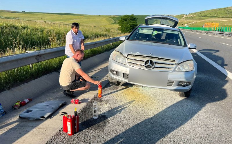 O mașină a luat foc pe Autostrada A3. Nu subestimați valoarea stingătorului din kitul de siguranţă al maşinii
