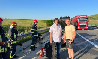 O mașină a luat foc pe Autostrada A3. Nu subestimați valoarea stingătoarelor din kitul de siguranţă al maşinii