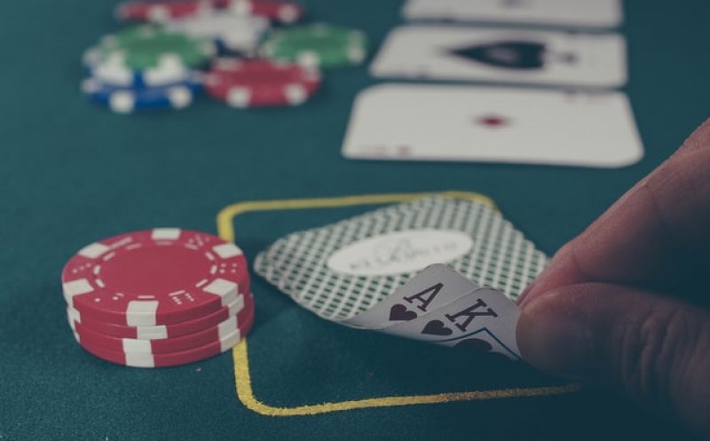 De ce Poker Texas Hold'em este un joc atât de îndrăgit?