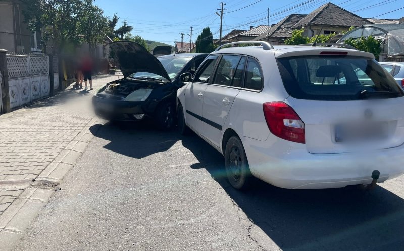 Ce se întâmplă când întorci maşina în mijlocul drumului fără să te asiguri