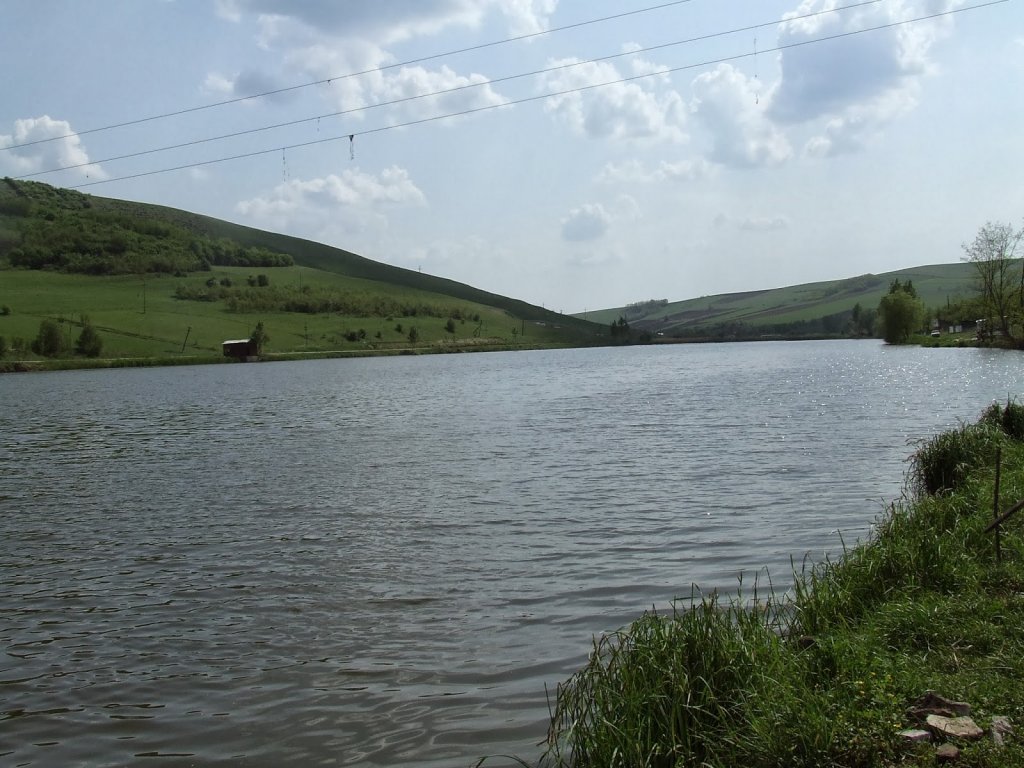 Persoană dispărută pe Lacul Țaga Mare. Este căutată de scafandri