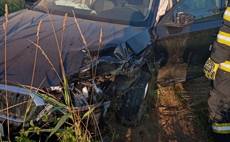 Accident cu două mașini pe Vâlcele-Apahida. Un bărbat a ajuns la spital
