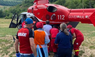 Accident GRAV la Cluj. O persoană a fost prinsă sub un tractor articulat forestier/ A fost  solicitat elicopterul SMURD