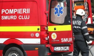 Accident pe un drum din Cluj. O mașină s-a răsturnat