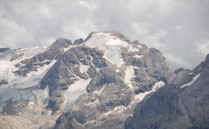 Gheţarul prăbuşit în Italia. Printre cei dispăruţi sunt şi români/Cel puţin 6 morţi şi mai mulţi răniţi