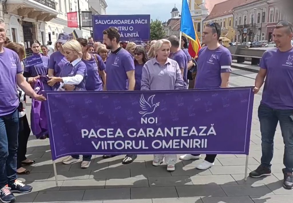 Dăncilă a fost la Cluj să cânte: „Să fie pace pe Pământ, să fie pâine pe masă”