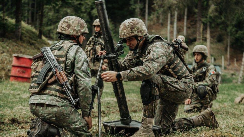 Gata de instrucţie? Dacă aveţi între 18 şi 35 de ani puteţi participa la un program de pregătire militară