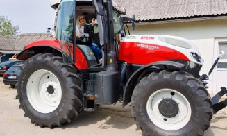 O femeie a parcurs România cu TRACTORUL și a finalizat traseul la Cluj-Napoca