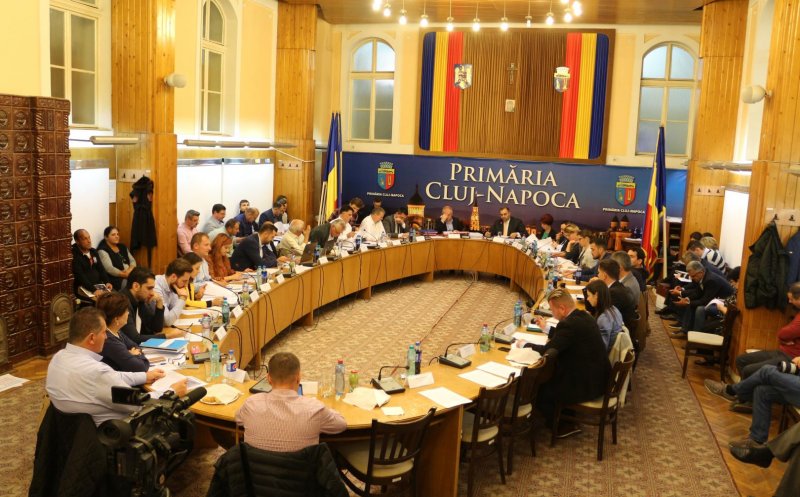 Contre Boc - USR pe tema sporului pentru funcționari. Consilier: "Este o găselniță românească, în modul cel mai peiorativ''