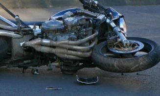 Accident în centrul Clujului. Motociclist rănit după ce a fost acroşat de o mașină