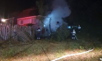 Pompierii clujeni s-au luptat cu flăcările noaptea trecută