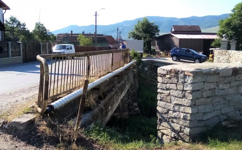 Se demolează un pod de pe un drum județean din Cluj. Cum va fi deviat traficul rutier