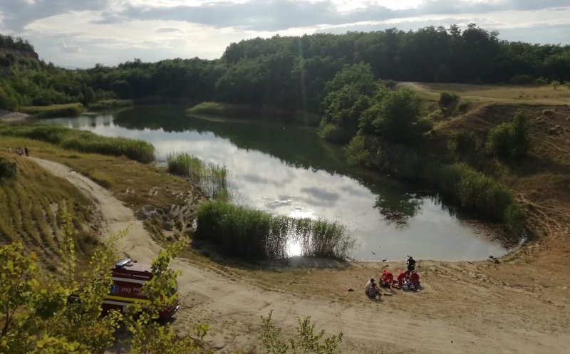 Intervenție de urgență la Laguna Albastră! Un băiat de 15 ani s-ar fi înecat în lac/ UPDATE: A fost declarat decesul minorului